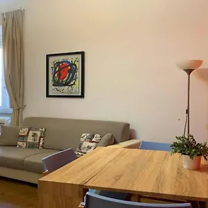 https://sforza-apartment.it-romehotels.com